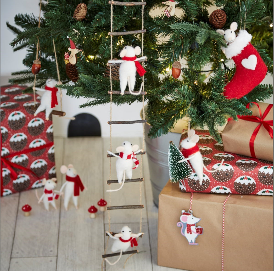 Mouse With Christmas Tree Felt Decoration