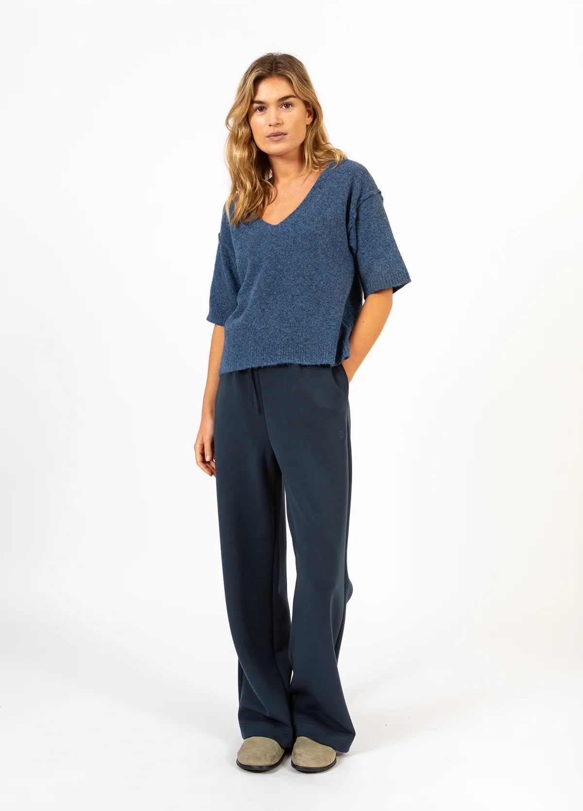CC Heart EMERIE V-neck Sweater