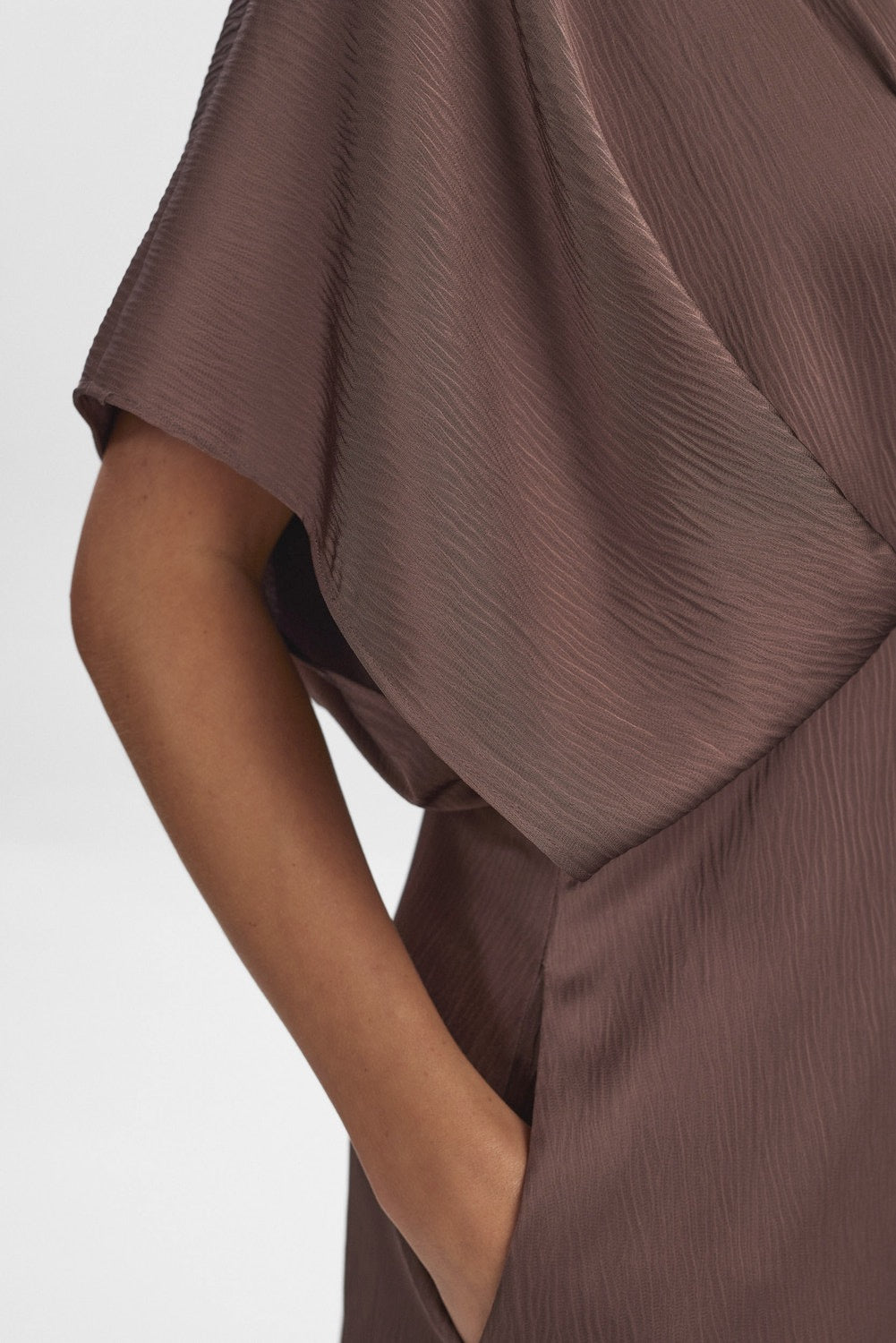 NUIVORY DRESS