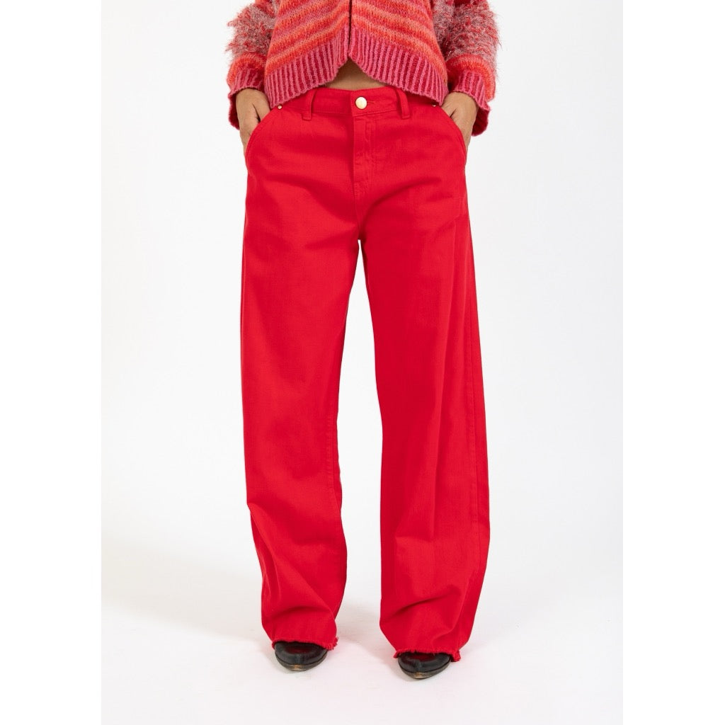 Jeans with raw edges - PETRA fit - Scarlett red