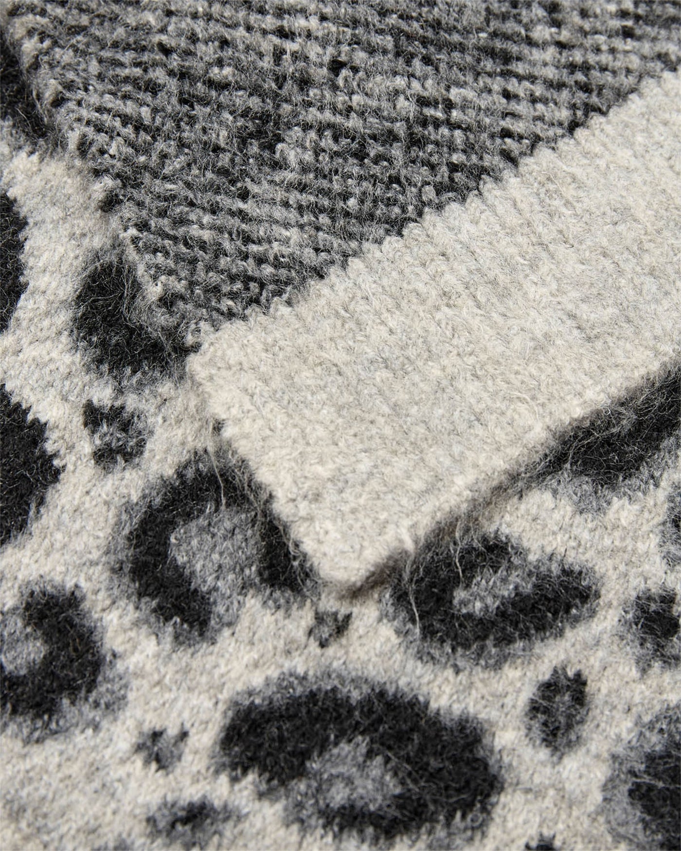 Nulenoa Scarf