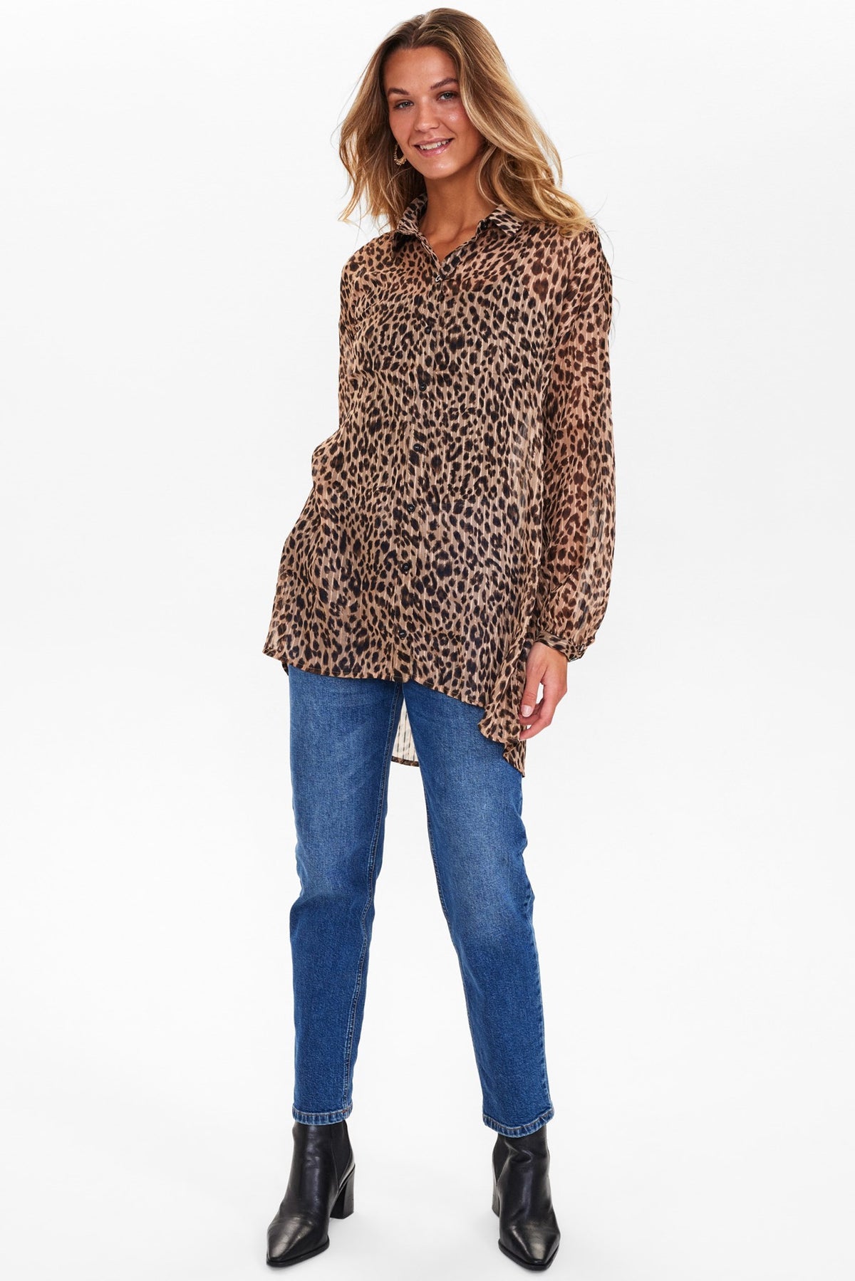Numph Nueliz long shirt in Caviar