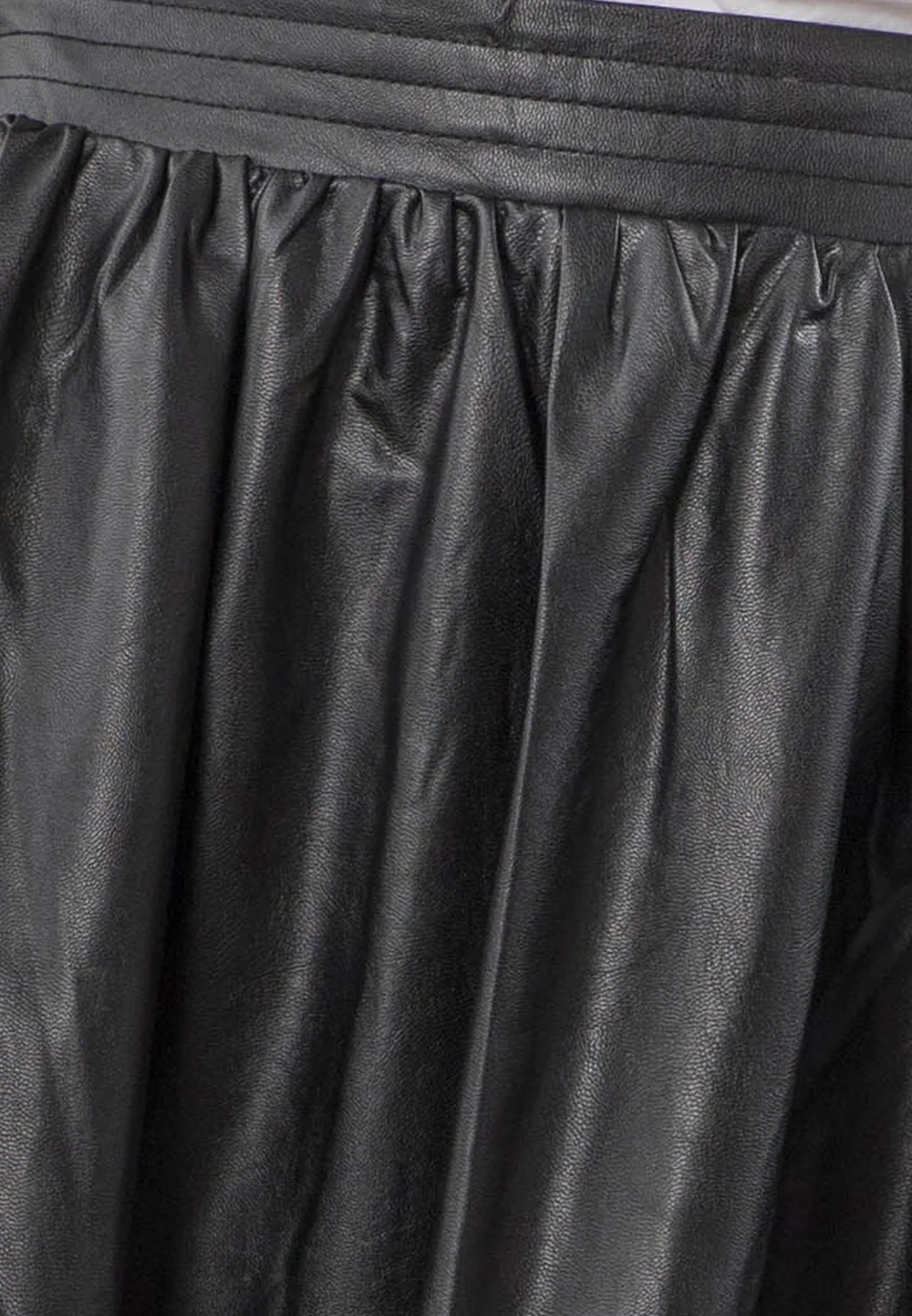 SOPHIE PLEATHER SKIRT
