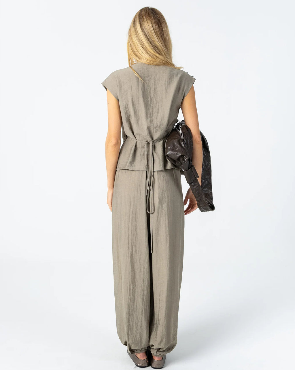 VOLUME PANTS-SILLE FIT