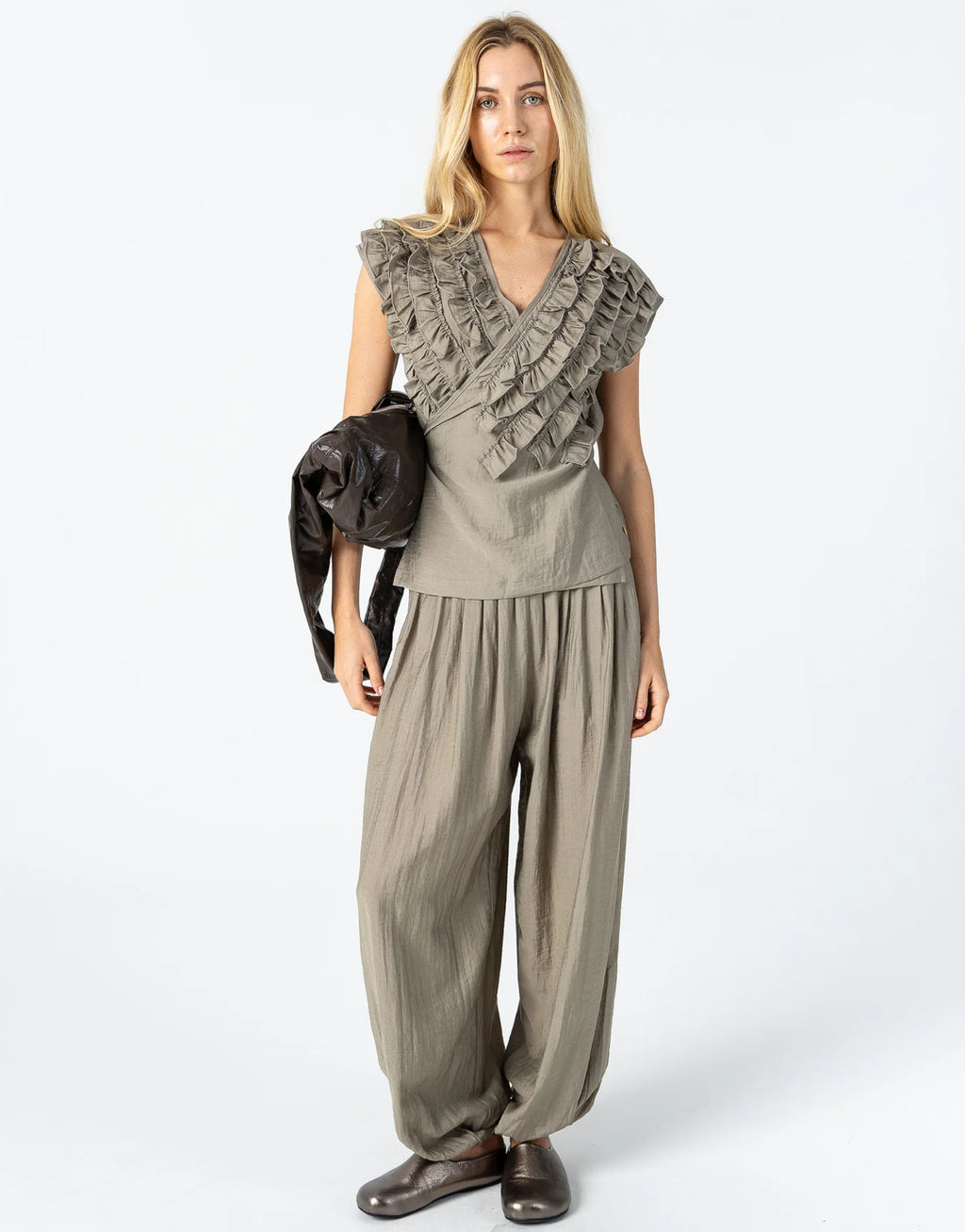 VOLUME PANTS-SILLE FIT