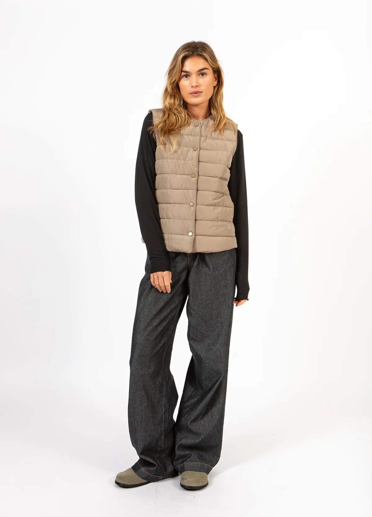 ASTA QUILTED VEST - SAND