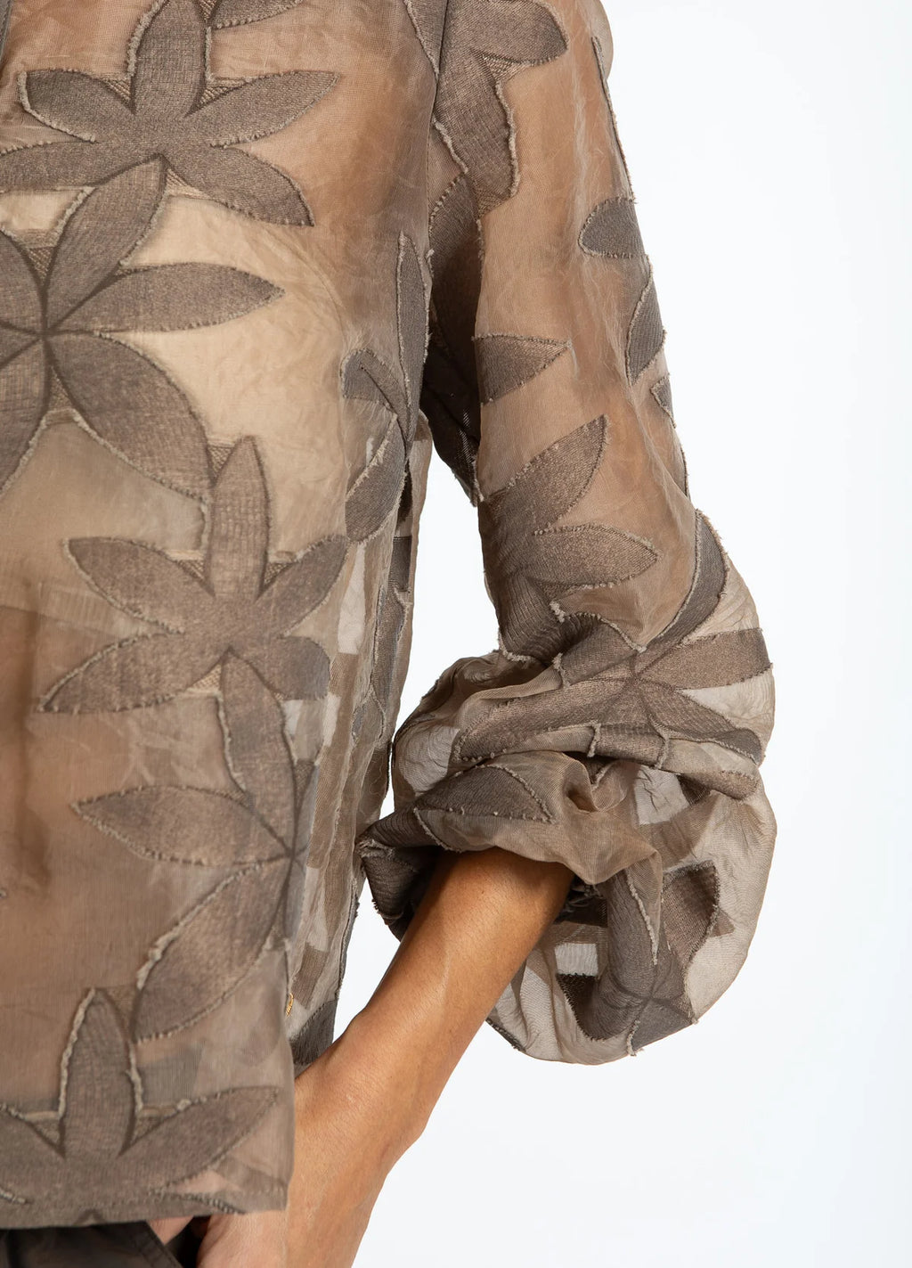 FLOWER STRUCTURE SHIRT - TAUPE SAND