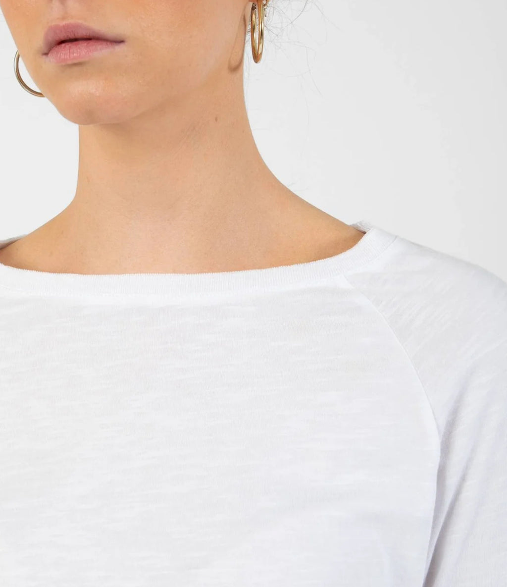 WHITE LONG SLEEVE T-SHIRT