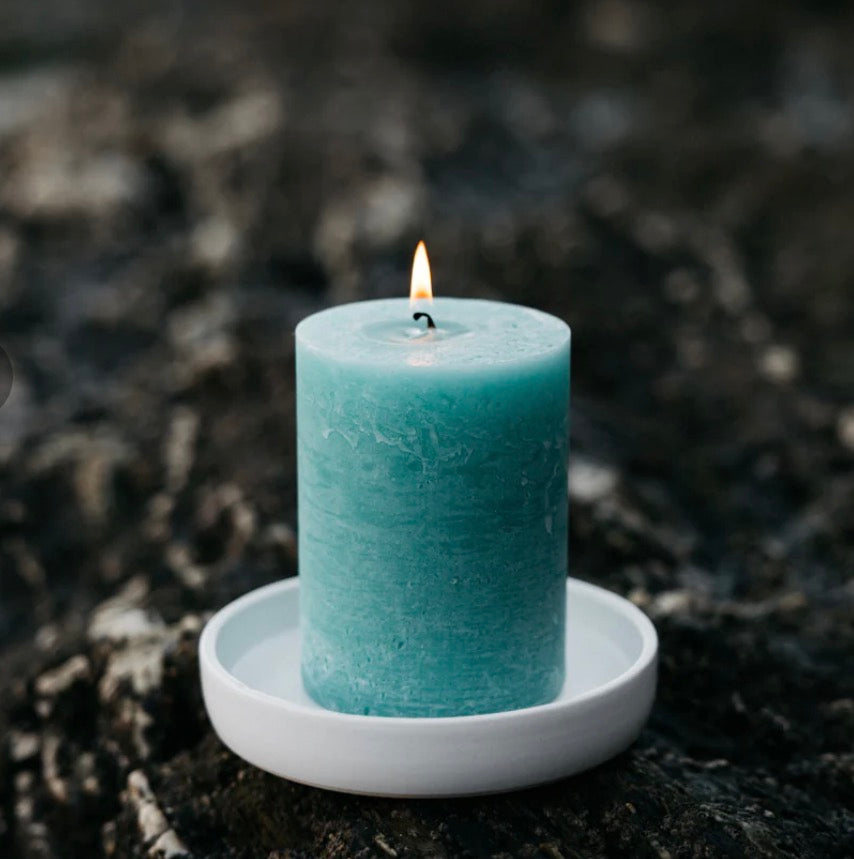 SEA MOSS & DRIFTWOOD COLOURED PILLAR CANDLE