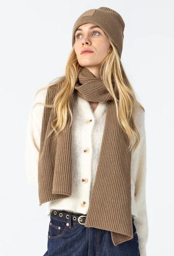 KNITTED SCARF - SAND
