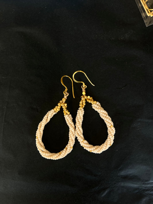 Bolly Earring - Antique Beige