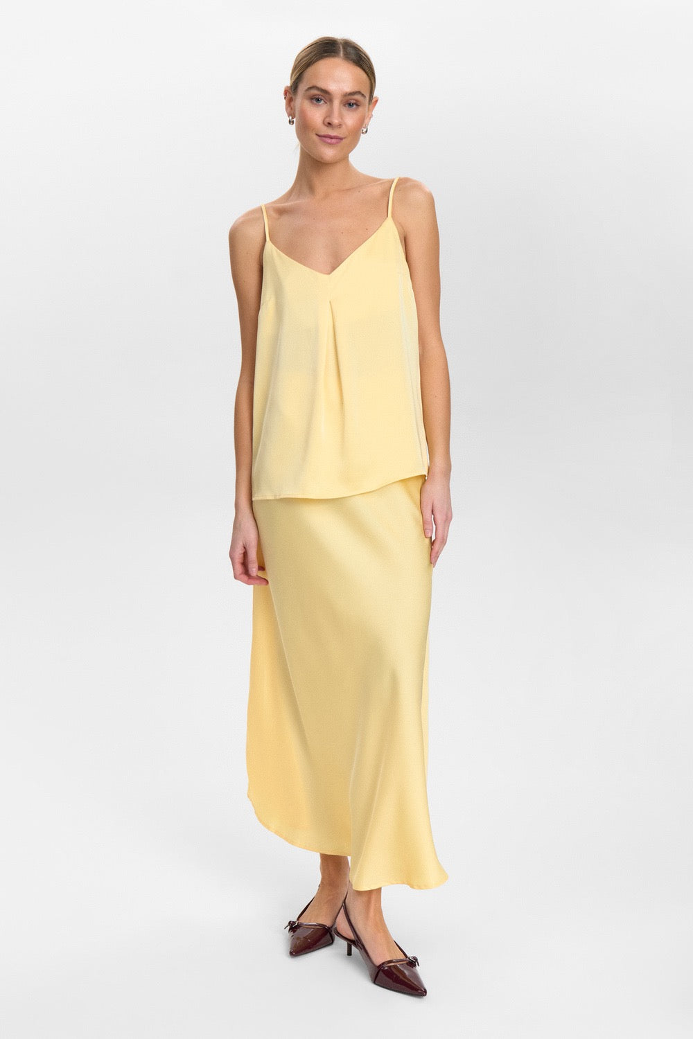 NUEVERY STRAP TOP