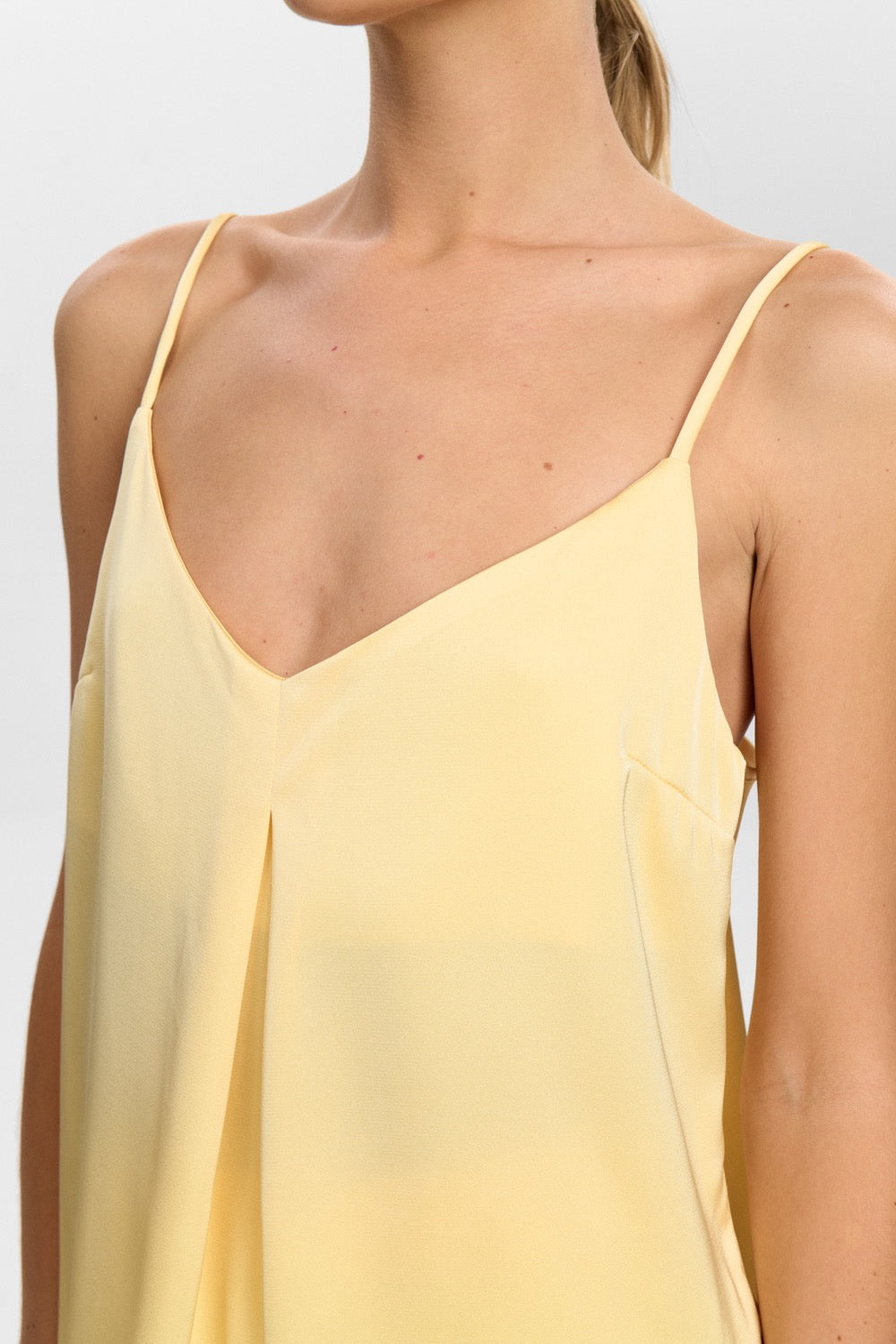 NUEVERY STRAP TOP