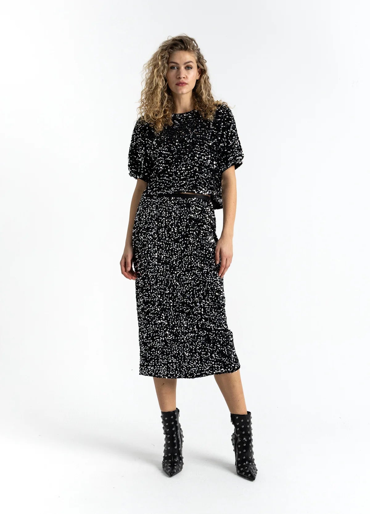 SEQUINNED JACKET WITH RIBBONS