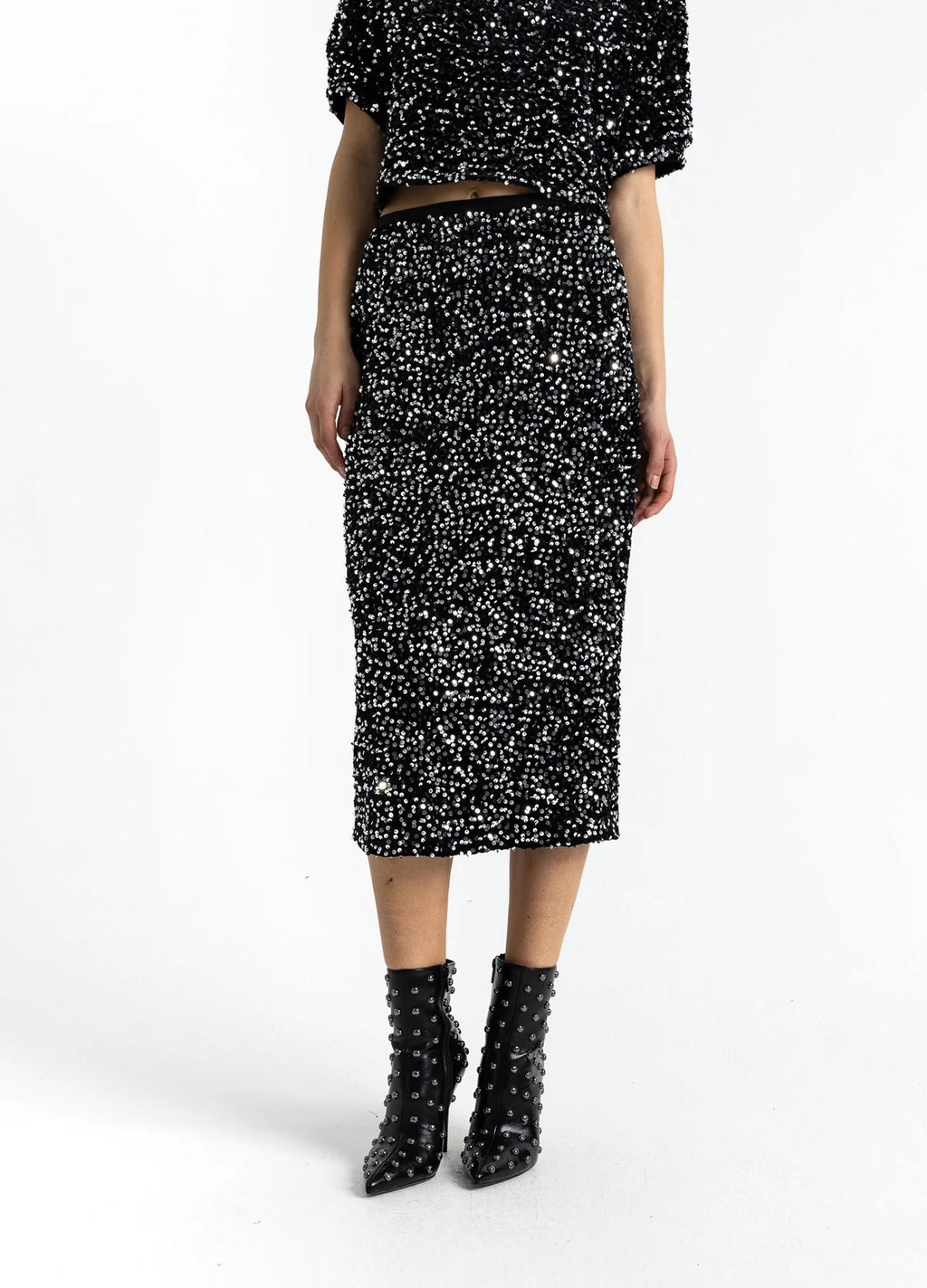 SEQUINNED MIDI SKIRT
