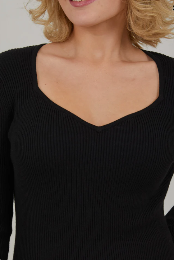 Knit with Heart Shape Neck - Black