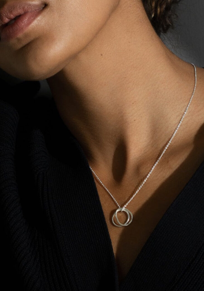Verona Loop Necklace