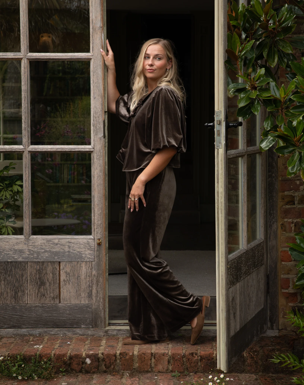 EVIE VELVET TROUSERS - TRUFFLE