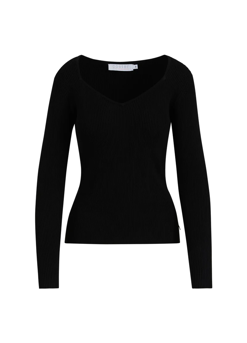 Knit with Heart Shape Neck - Black