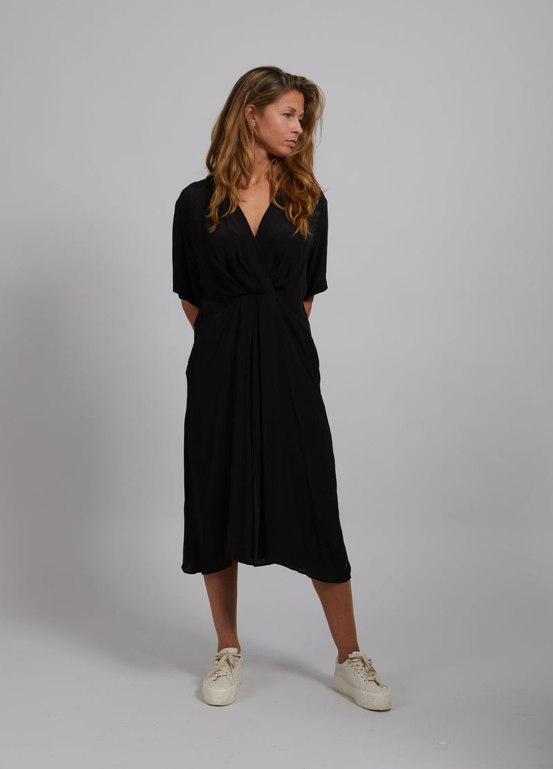 Dress with gatherings - black