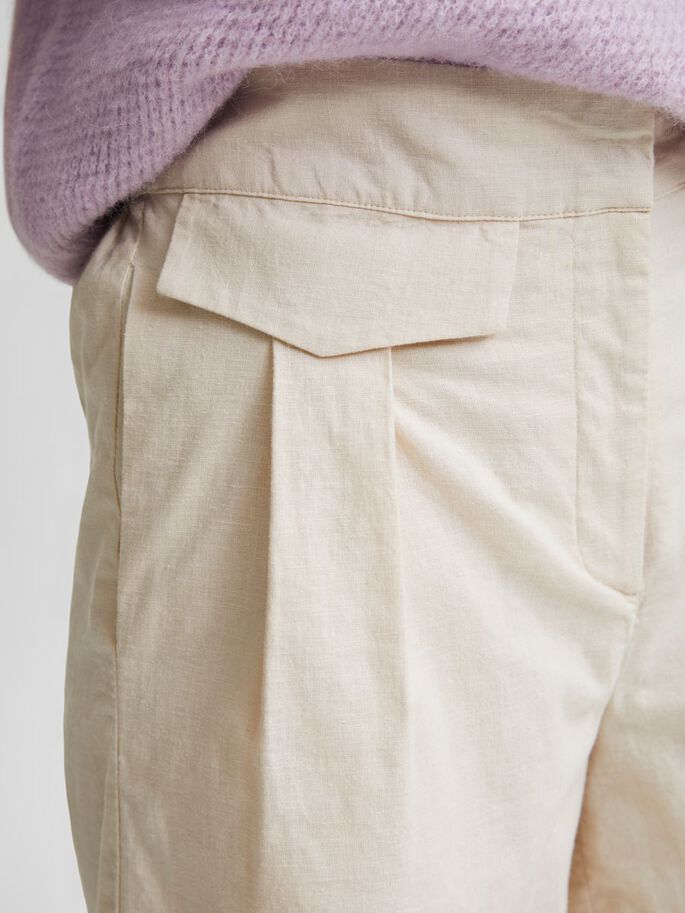 A-LINE TAILORED LINEN SHORTS