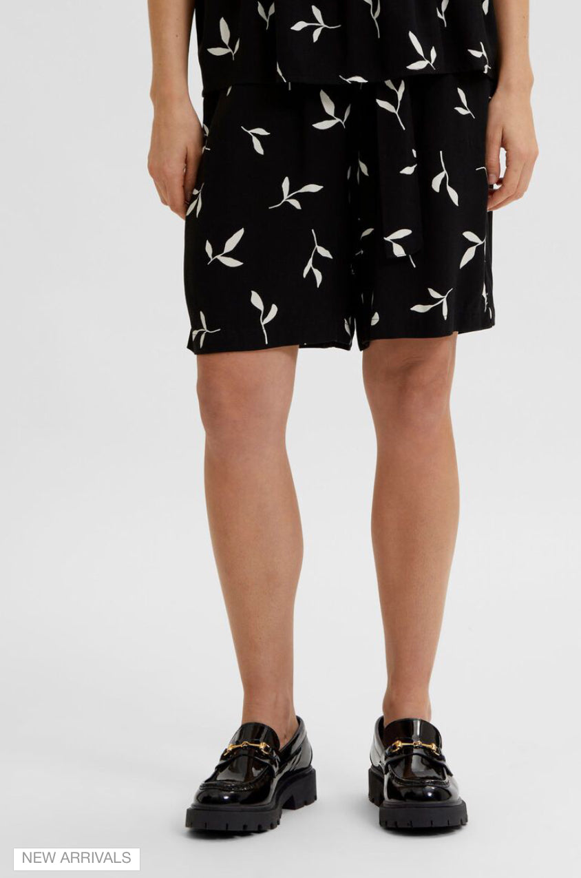PRINTED HW SHORTS - Black