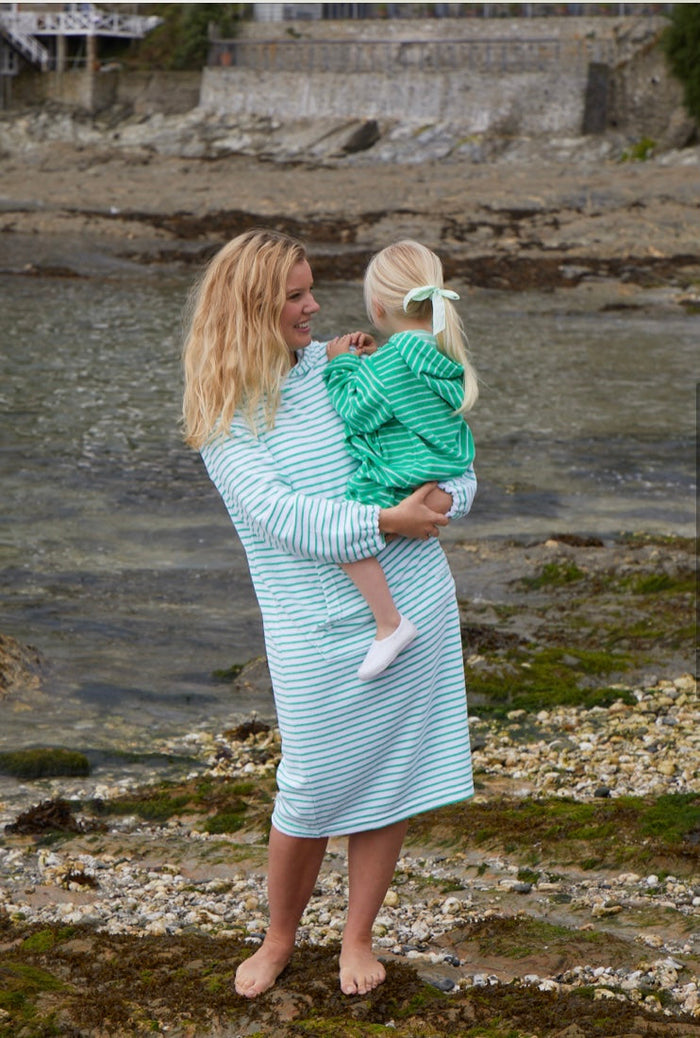 Children's Hooded Towel Robe - Apple/White