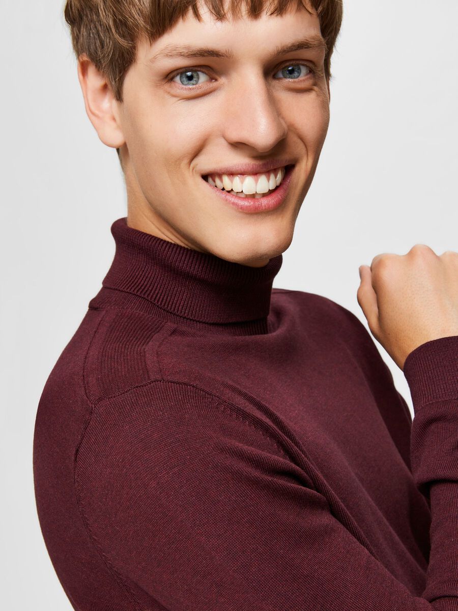 KNITTED ROLL NECK  - Wine Melange