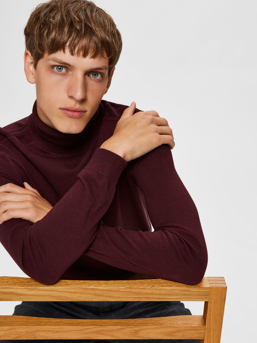 KNITTED ROLL NECK  - Wine Melange